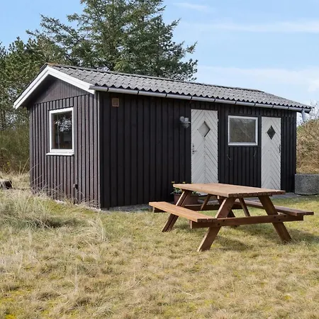Vappu - 400m To The Fjord By Interhome Nyaraló