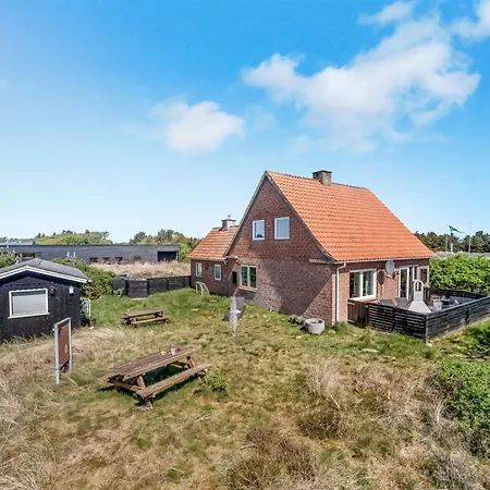 Nyaraló Vappu - 400m To The Fjord By Interhome
